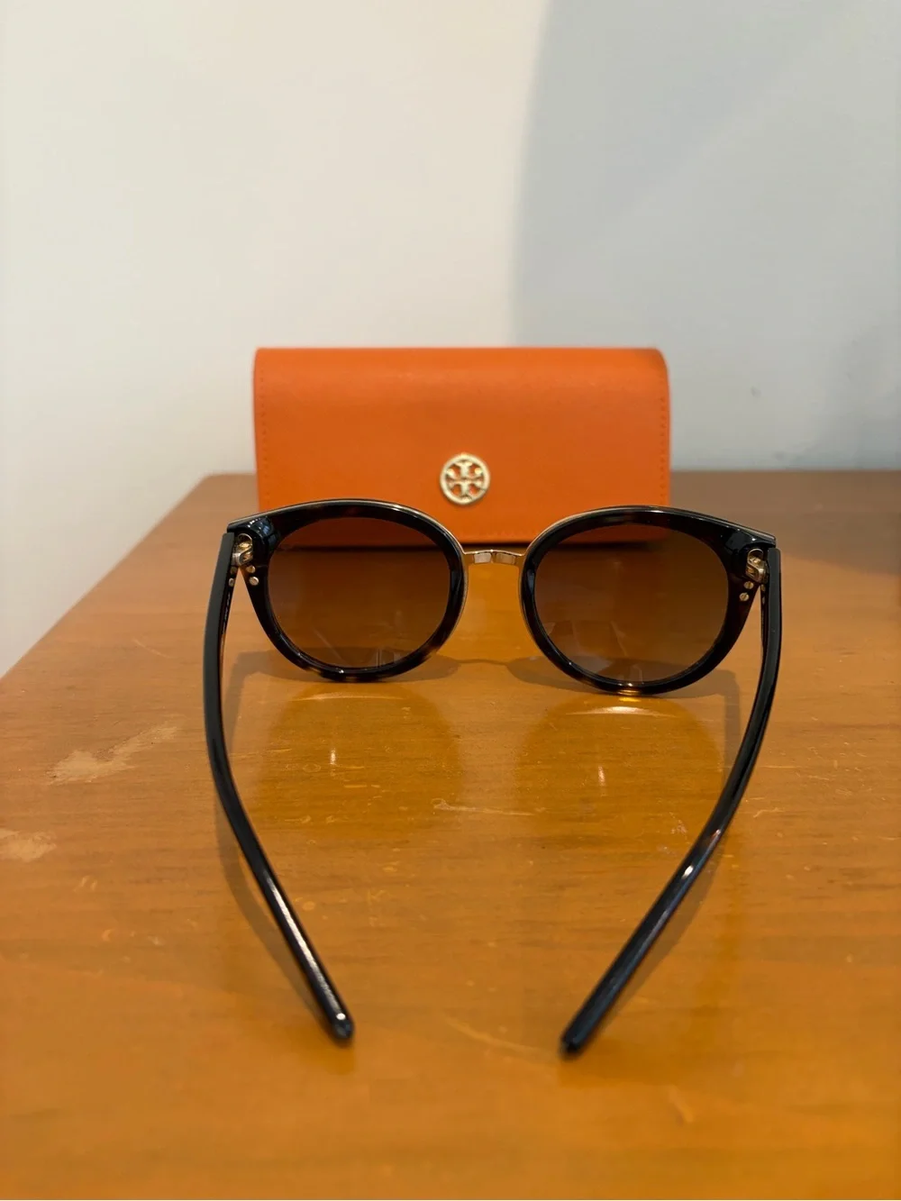 Tory Burch Cat Eye Round Sunglasses - Tortoise